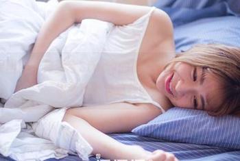 GIRLT果团网 – 何梦兮Stacy的夏天写真分享，眼前一亮，难道我也能过这样的假期？