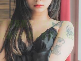 手里的牛仔裤照片不过瘾？Hizzy(히지)最新写真集等着你来探讨！