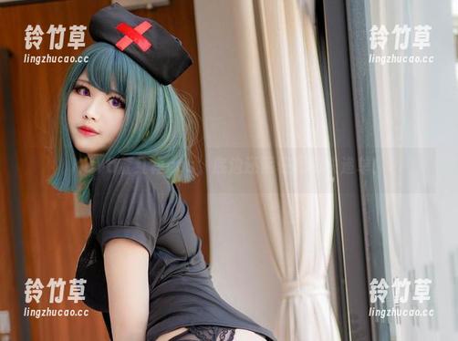 KaYa萱红裙cos，底边还藏着我的快递单！