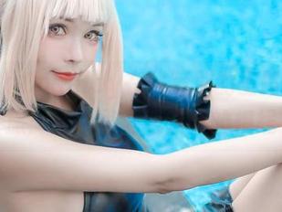 Kitkat Cosplay在线策划的圣路易斯之旅:图片里全是迷离的视线