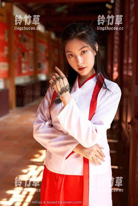 MiiTao蜜桃社-木奈奈 MiiTao蜜桃社 - 木奈奈的无拘旅拍合集,随意翻动就像喝了杯冰凉的饮料,有种惬意感。