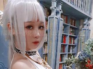 PAKI草莓酱一秒化身柴郡，cos的精髓到底在哪里？