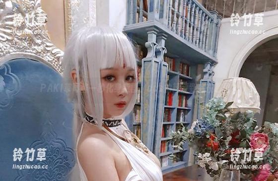 PAKI草莓酱 PAKI草莓酱一秒化身柴郡,cos的精髓到底在哪里?