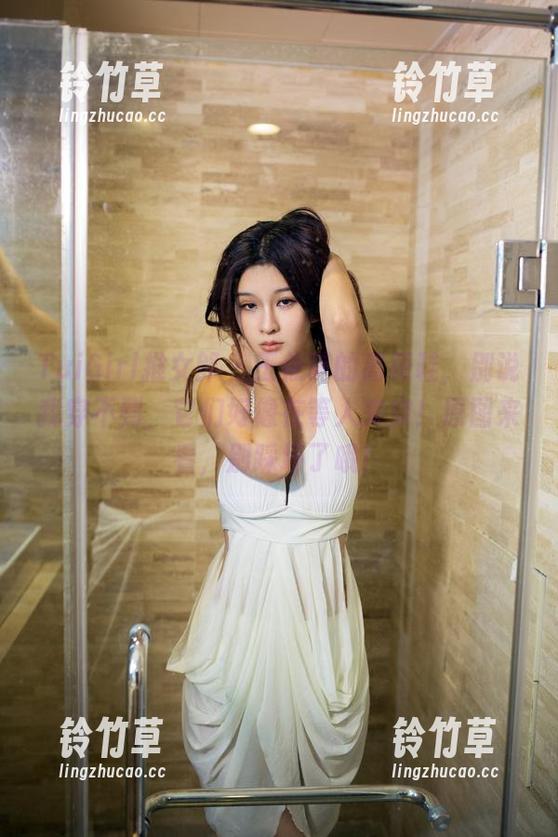 TuiGirl推女郎-王依萌 TuiGirl推女郎 - 王依萌的高跟鞋,别说我穿不到,它们好像在等人来穿!原图来看,别踩坏了哦!