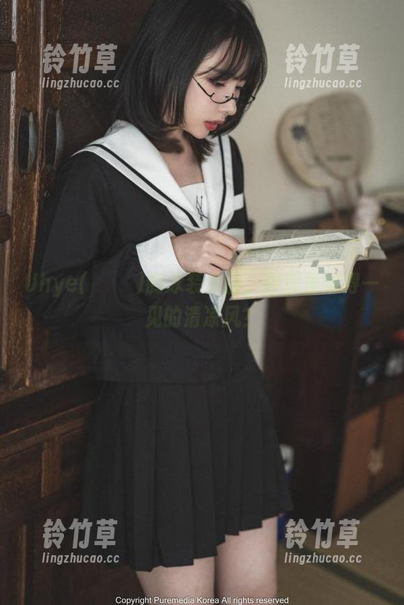 Uhye(이유혜)的泳装作品，图库里难得一见的清凉风？