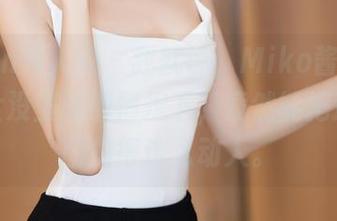 Xiuren秀人网 – 我就说，Miko酱的圣诞，完全没圣光的情况下，竟然能把这些套图拍得这么动人。