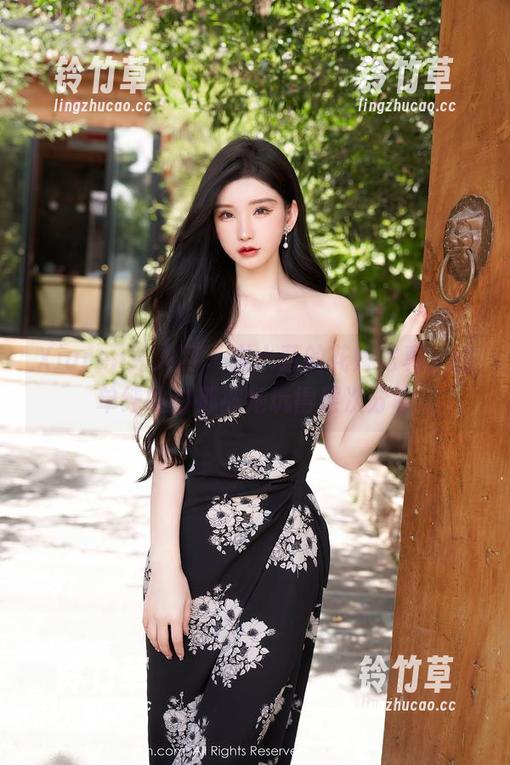 Xiuren秀人网-谢小蒽 Xiuren秀人网 - 谢小蒽的花嫁写真,连单纯的白都被她玩得层次分明