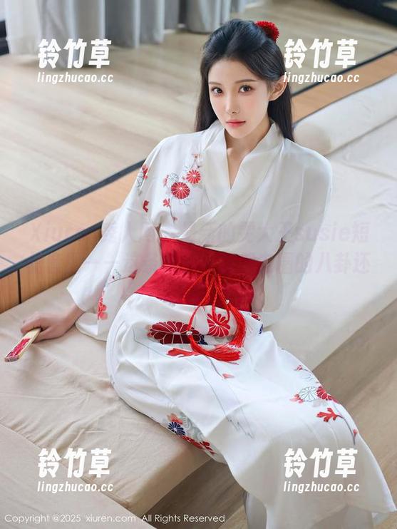 Xiuren秀人网-雯大王susie Xiuren秀人网 - 最新的雯大王susie短裙套图——这条裙子比我朋友圈的八卦还多