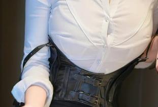 Xiuren秀人网 – 这组写真不就是在打破我的神圣印象吗？快来“喝彩”的颖仪baby天使！