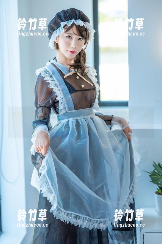 aqua水淼的女仆写真，无圣光加持，反而显得不那么正经。