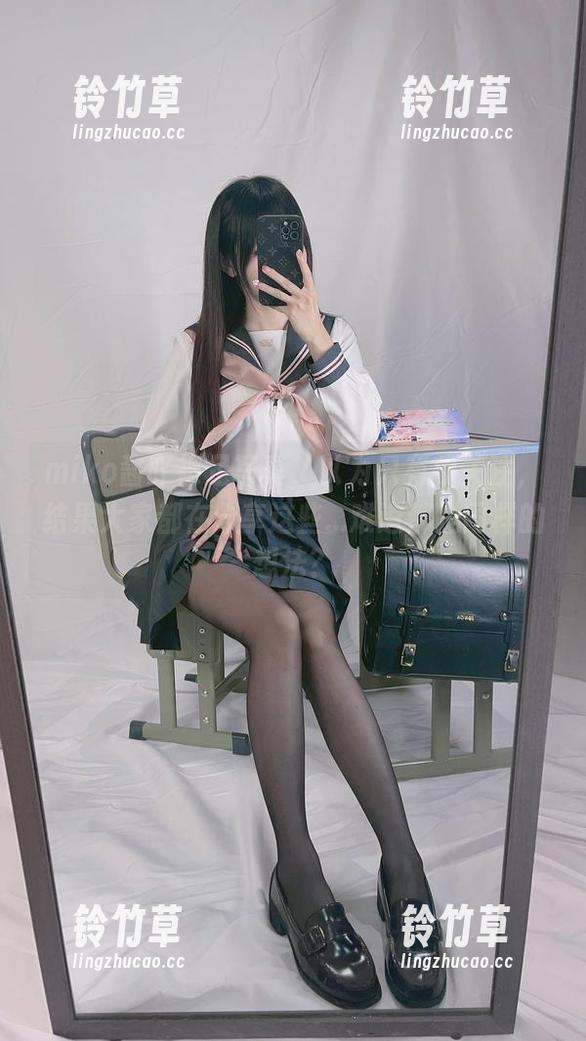 miko酱吖 miko酱吖裸足写真,以为只有我关注,结果大家都在分享这些...难道都是同样的想法?