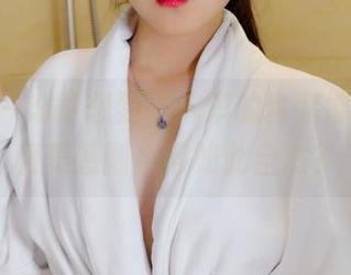 pans – 谁能想到，苏琪的套装能把福利和美感融合得如此自然？
