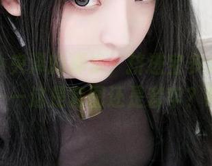 追着一小央泽的脚步，挤进宝多六花的写真里——这是套图还是套牢？哈哈！