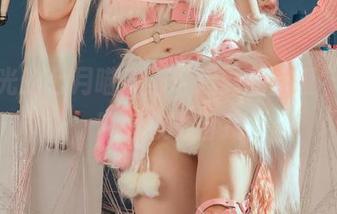 无圣光的七月喵子：“迟到的圣诞”，洒脱又放飞自我