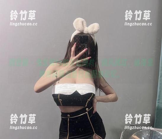 微密圈 - 兔宝妮to的灰丝图片，微风拂过，脑海里突然闪现出昔日校园的记忆。