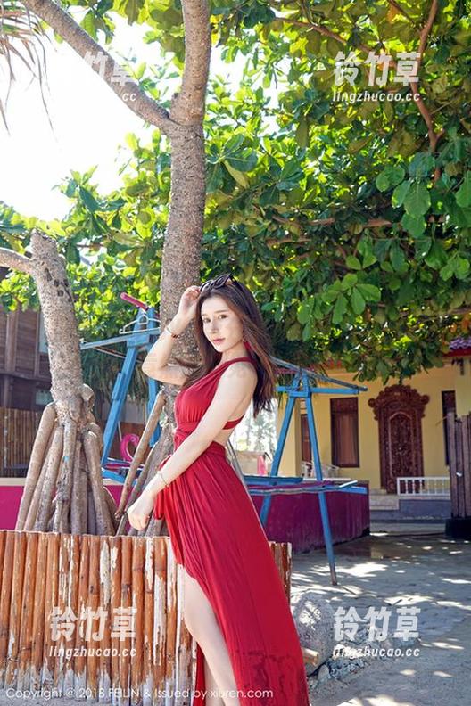 嗲囡囡-BABY_柒 嗲囡囡 - BABY_柒分享图集:在那白丝里,竟然能看见一丝俏皮~