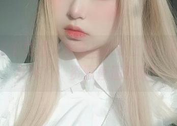 你看这个白裙，女主K又在上演‘网红变女神’！资源直逼眼睛！