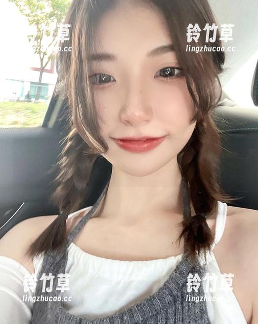 妮是老虎 微密圈 - 乍一看是红裙,仔细一瞧,妮是老虎的私拍果然别有风味