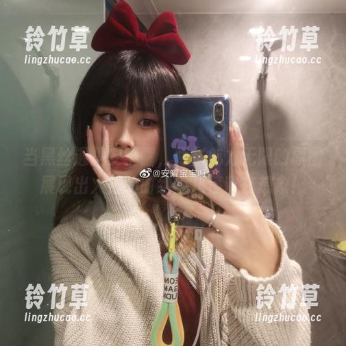 当黑丝遇见安曜曜，两幅魅力无限的原图展现出火花的时绝不止停留在想象！