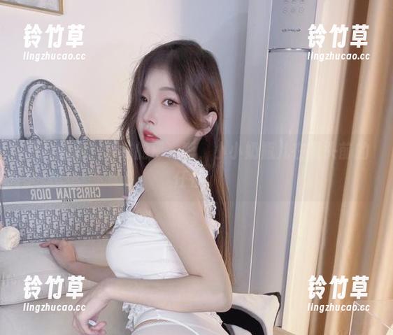 图片精选：学妹的那一瞬，小小奶瓶儿在镜头前的任性。