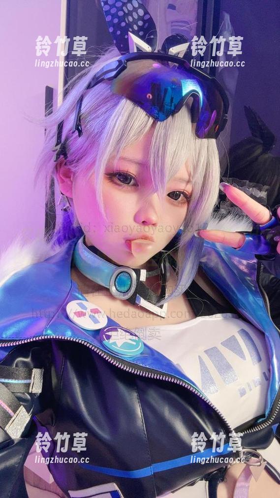 空姐“小瑶幺幺”的写真，谁还敢说那只不过是个“航空格格”？