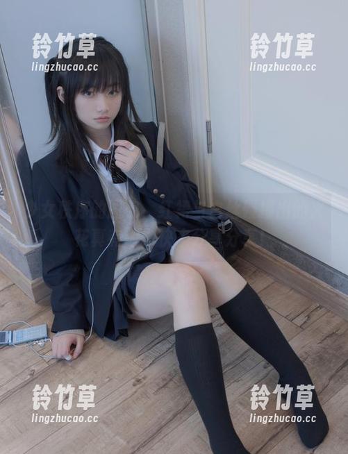 少女秩序 少女秩序的图包,红裙与白丝碰撞出的火花真有趣,快来分享分享!