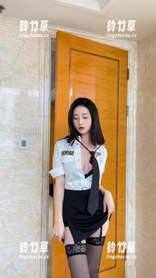 年年Nnian 拼拼图册,看看年年Nnian护士的原图,有趣得让人捧腹!