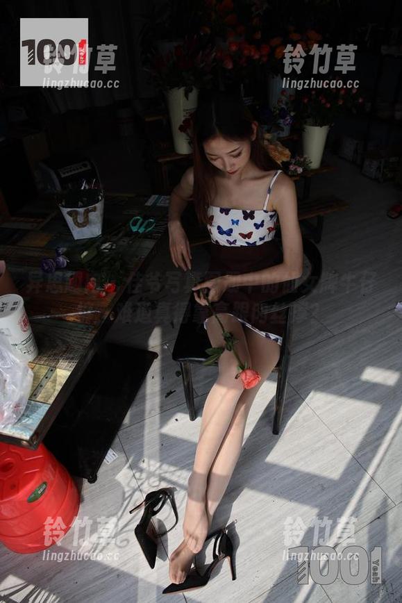 异思趣向 - 佳爷写真图册中的仙女牌牛仔裤，难道真得靠高跟肉丝撑？