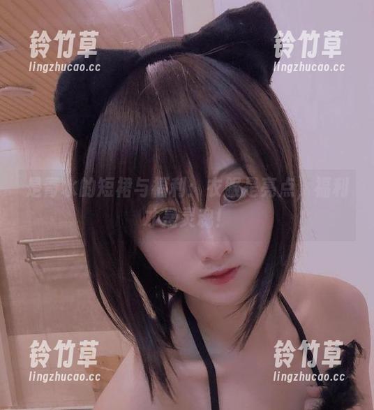 是青水 是青水的短裙与福利:衣服是亮点,福利才是灵魂!