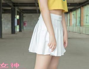 梦丝女神 – 小穆在毛衣与长腿之间的挣扎，看原图和图集就知道，这可是对装束的另一种诠释啊！