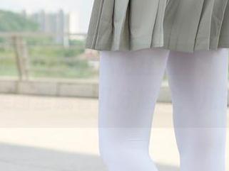 森萝财团 – 媛媛的私拍狂想曲，15D白丝登场，美图里藏着几分尴尬，几分温柔。