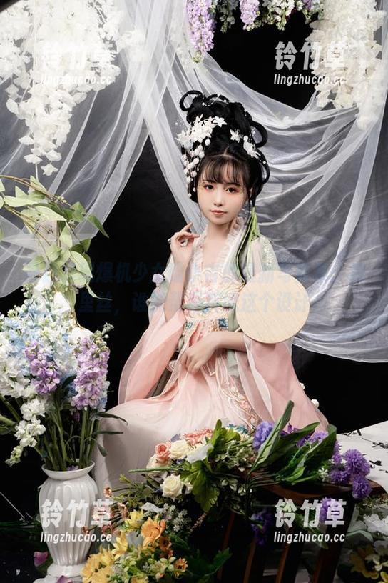 最近发现爆机少女喵小吉的最新写真集：裤里丝，谁能帮我解读这个设计