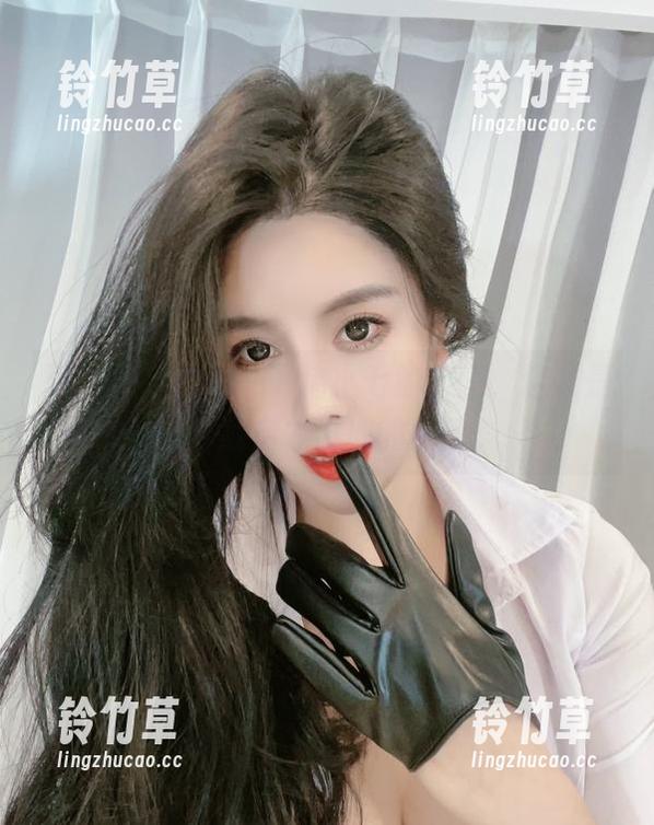微密圈 - 见识一下猪小七的长腿，这才是下载后才发现的真香