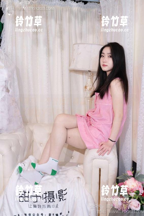 甜予摄影-齐齐 甜予摄影 - 齐齐短白棉袜的高清记录,这袜子和脚丫子居然有种别样的吸引力?