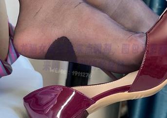 微密圈 – 白龙猫女给生活来点调剂，图包又更新啦，快来瞧瞧这双蟒蛇丝袜
