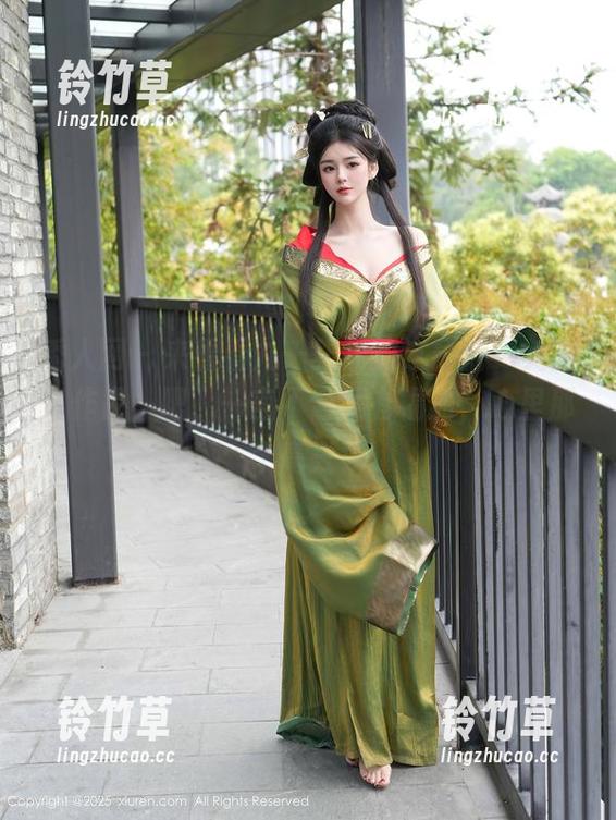 秀人网-九千柒柒 秀人网 - 来看看九千柒柒的这最新“美脚”作品,吧,一言不合就有福利,心里那个高兴!