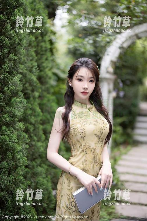 秀人网 - 欢乐圣诞，娜比私房写真——光影下的小馋嘴，让你直想咬一口！