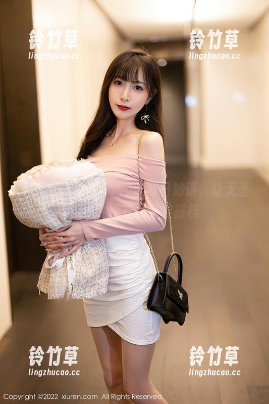 秀人网 - 雨瞳Yoyo的夏日妙语，让无圣光成为图集的最佳搭档