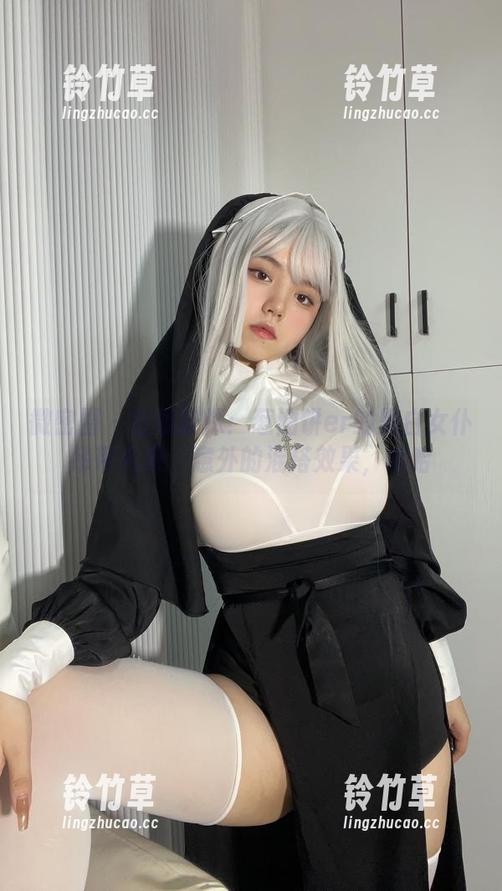 微密圈 - 在线窥探：葱油饼er的黑白女仆吊带合集，意外的混搭效果，哈哈