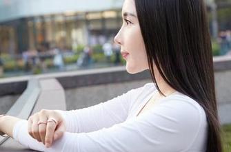 蜜桃社 – 你瞧静香Mandy这身纯白，人间仙子走过的节奏！全套图包等你来“偷学”。
