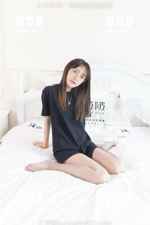 袜啵啵 - 小甜豆的“脚对脚手互相挠”——刷足底小资的写真集资源