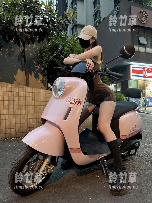 陈妮妮UNI 微密圈 - 啥时候灰色油丝能搭上陈妮妮UNI,这高清也太美了吧!